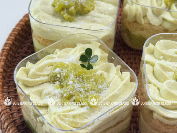 Lớp online bánh whipping cốm dừa mochi